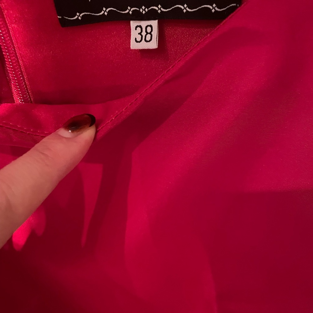 Customized gown - Picture 2 of 3